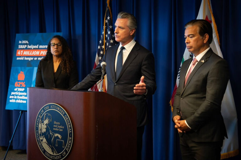 شکایت کالیفرنیا از دولت ترامپ به‌دلیل قطع کمک‌های غذایی