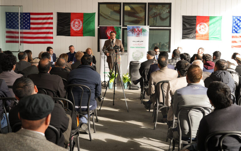 نشست رهبران جامعه‌ی مهاجران افغانستان با نمایندگان کنگره‌ی امریکا در کالیفرنیا